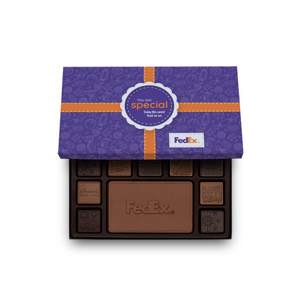 Centerpiece Set With Engraved Squares | 19-pieces